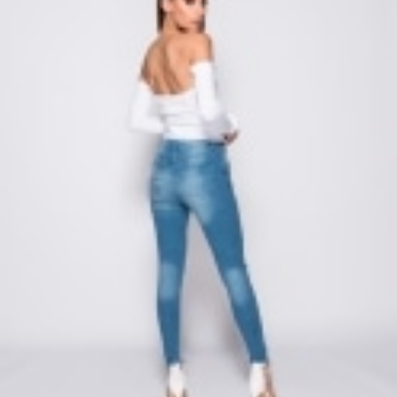 Knee Slit Frayed Hem Skinny Jeans - Picture 3 of 3